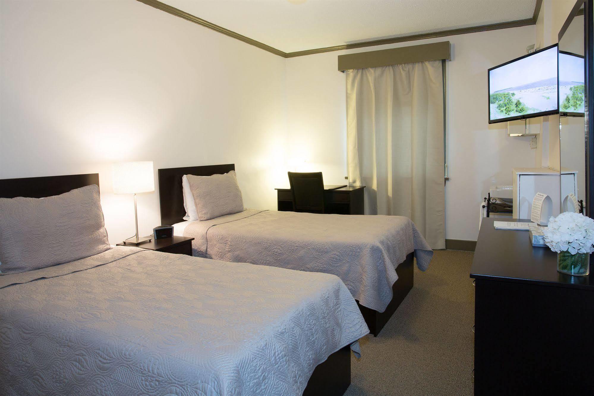 The Buchan Hotel Vancouver Extérieur photo