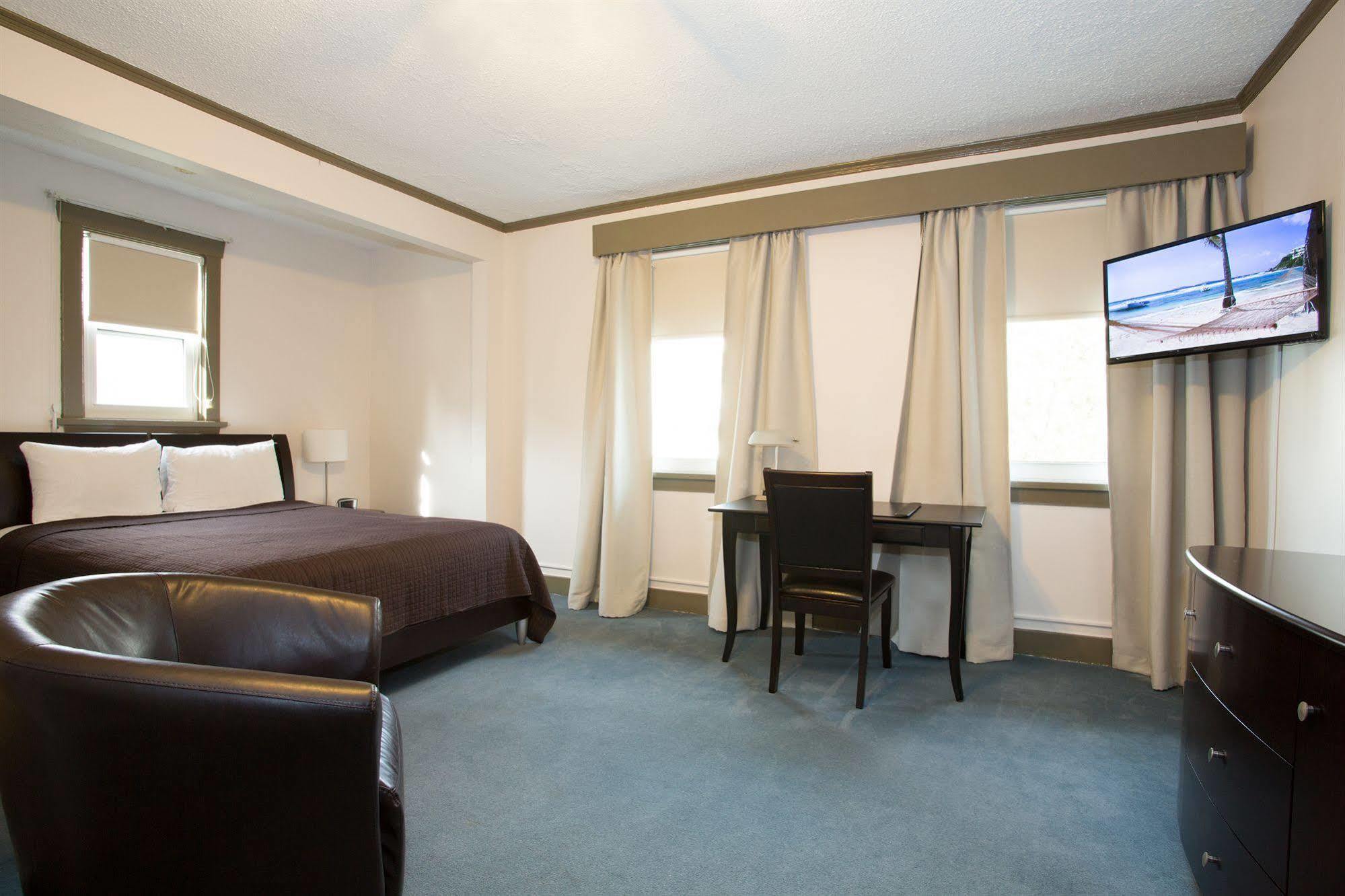The Buchan Hotel Vancouver Extérieur photo