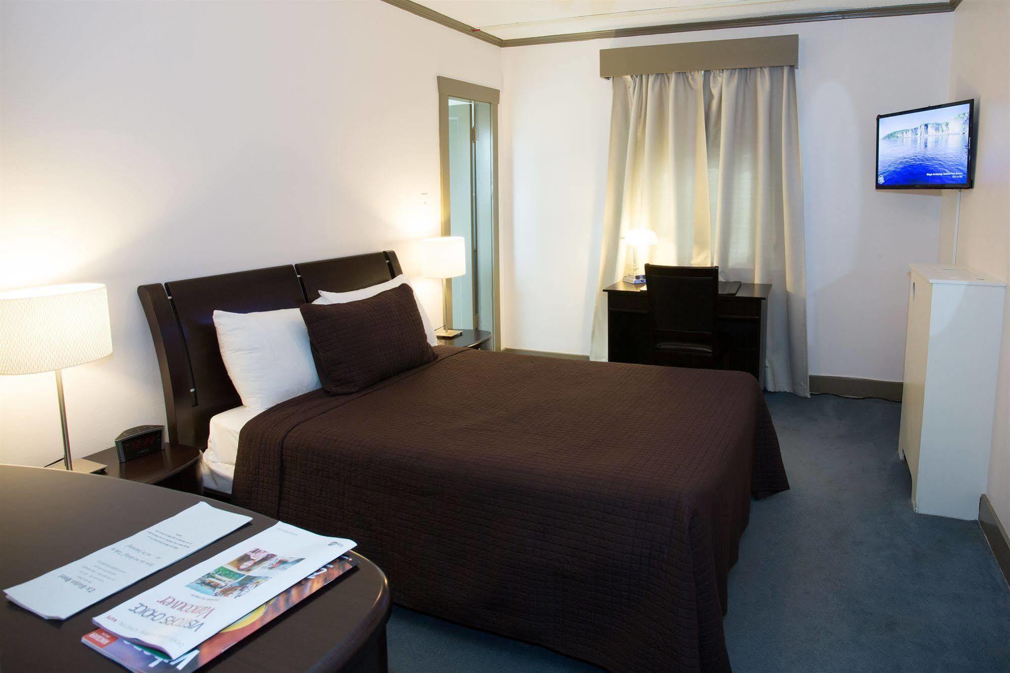 The Buchan Hotel Vancouver Extérieur photo