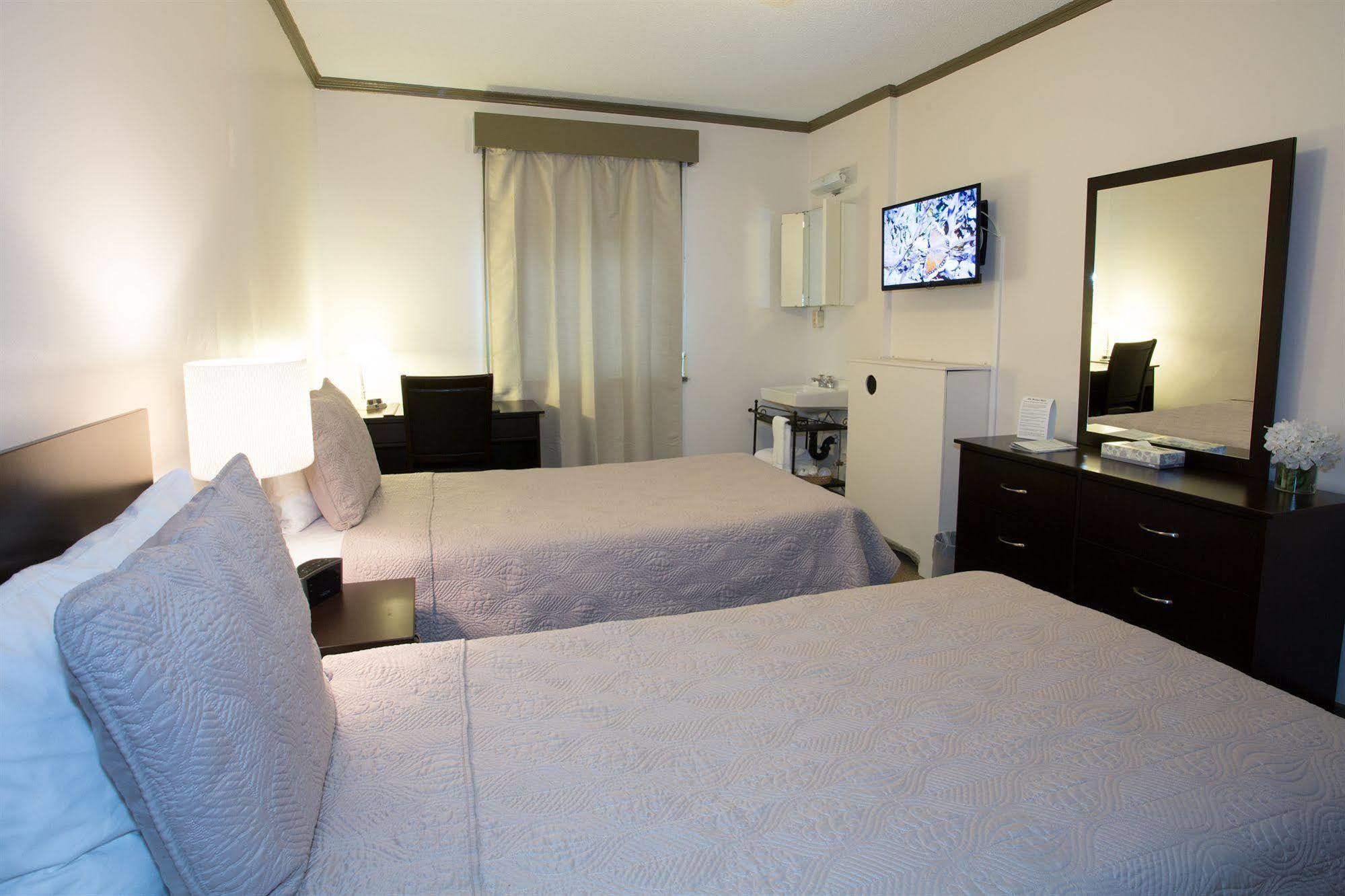 The Buchan Hotel Vancouver Extérieur photo