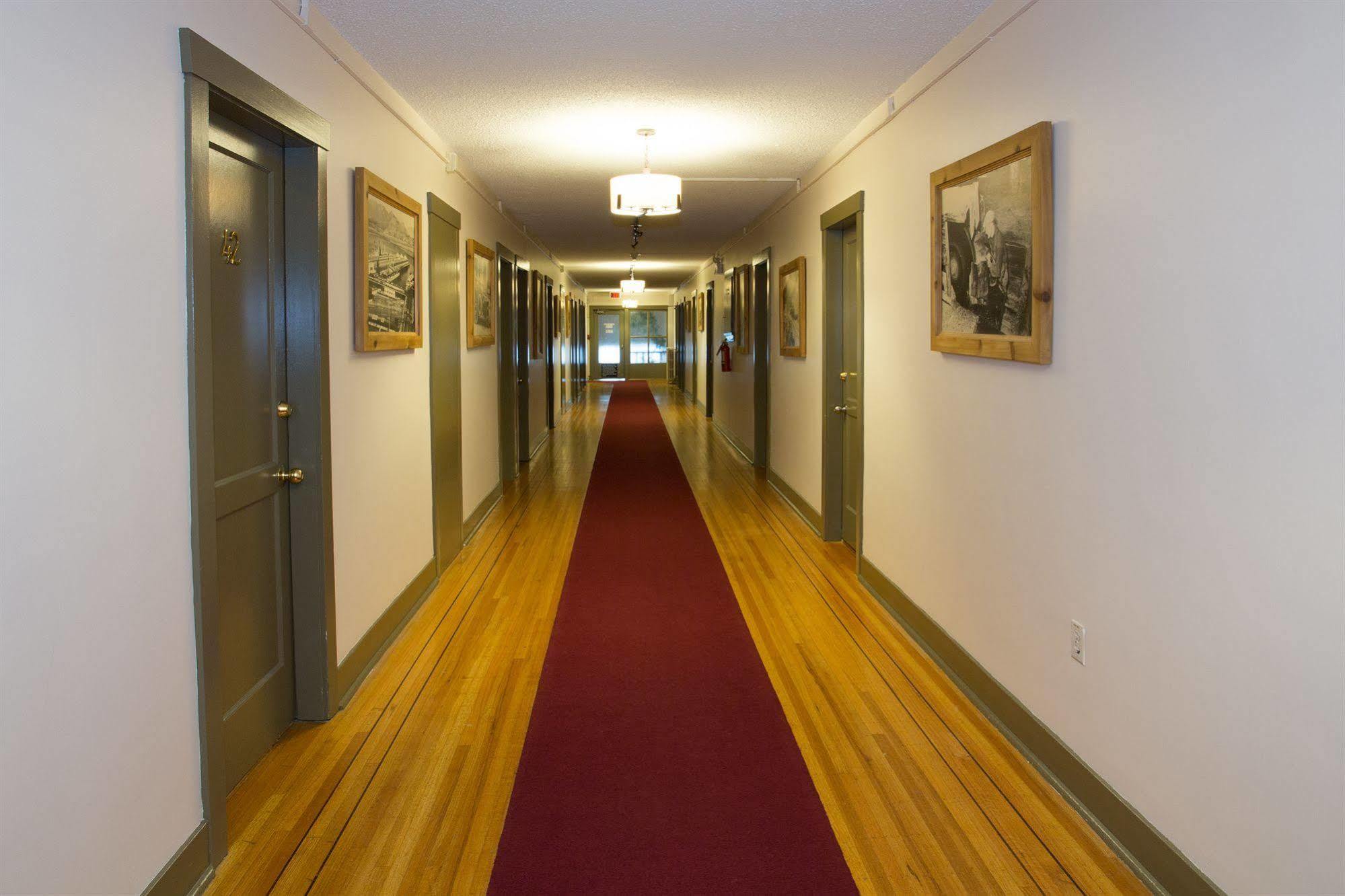 The Buchan Hotel Vancouver Extérieur photo