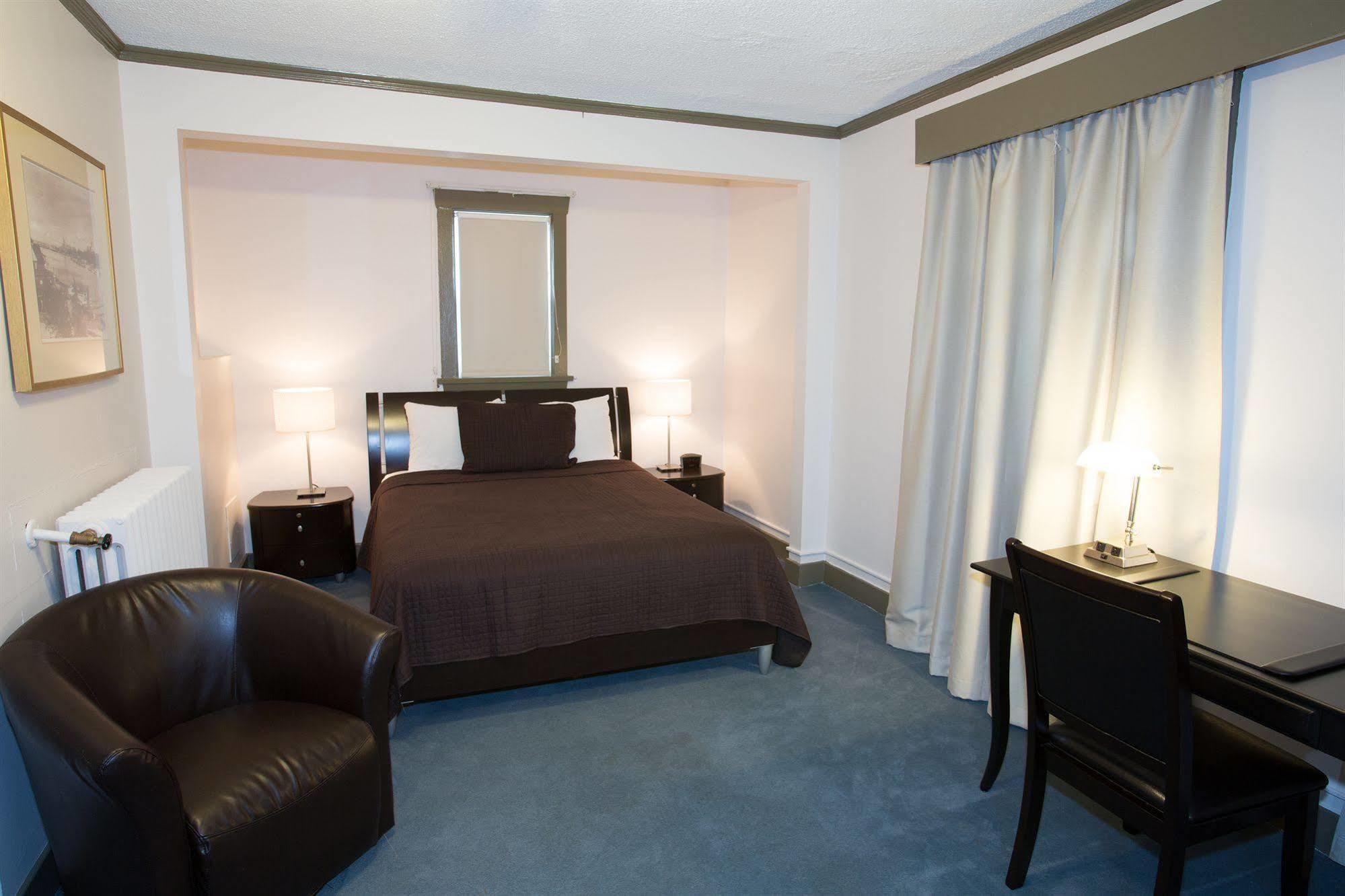 The Buchan Hotel Vancouver Extérieur photo