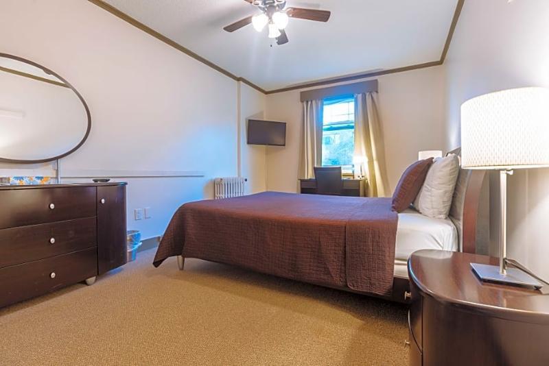 The Buchan Hotel Vancouver Extérieur photo