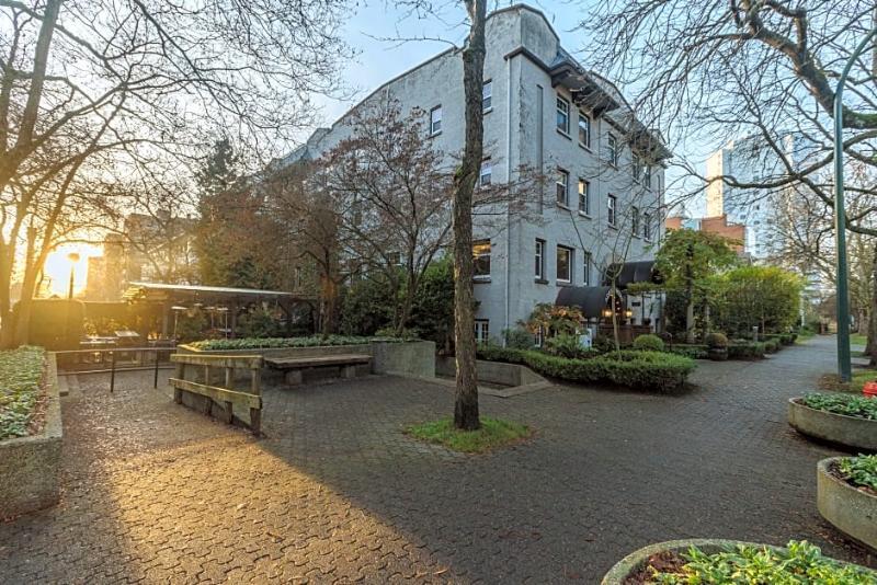 The Buchan Hotel Vancouver Extérieur photo